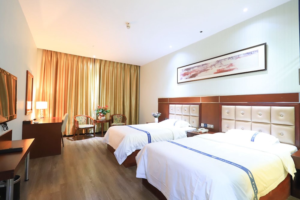 Deluxe Twin Room, No Windows