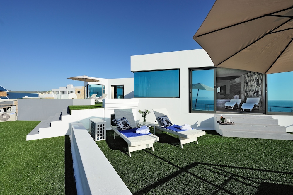 Seascape Penthouse Luxury - Photo 1