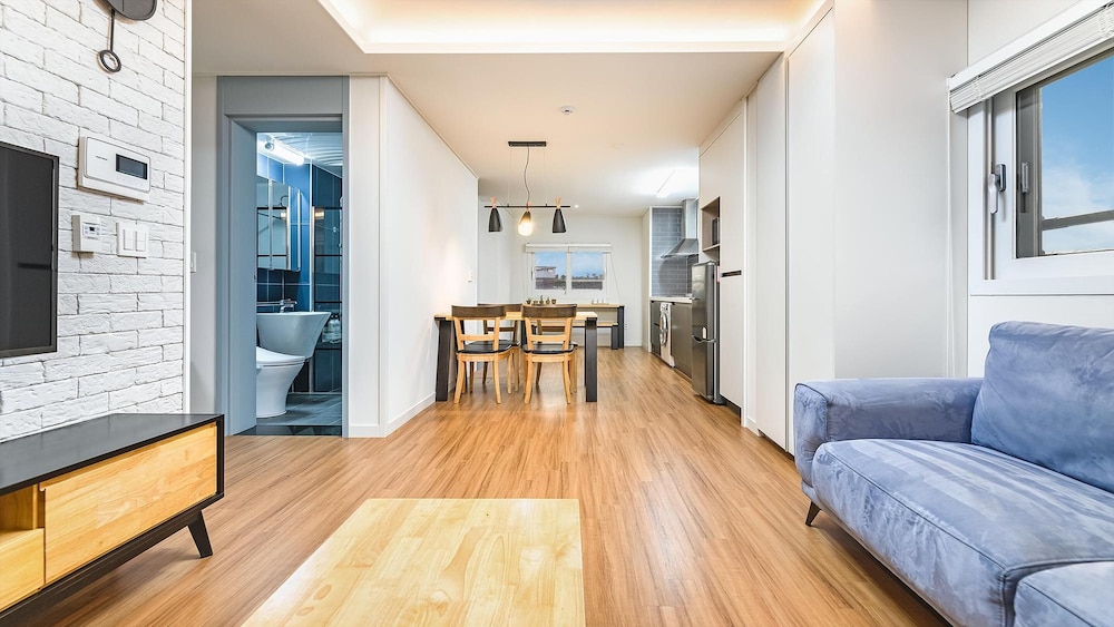 Basic Room, 1 Bedroom (201) - Photo 4