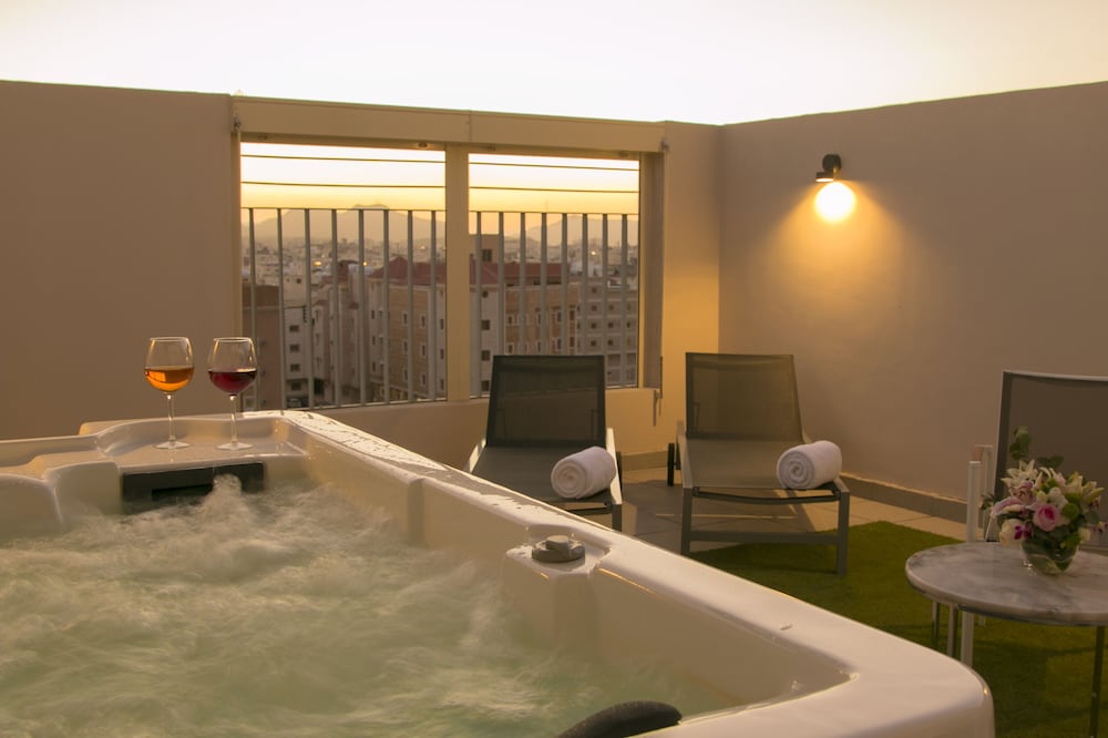 Superior Studio Suite (jacuzzi) photo 3