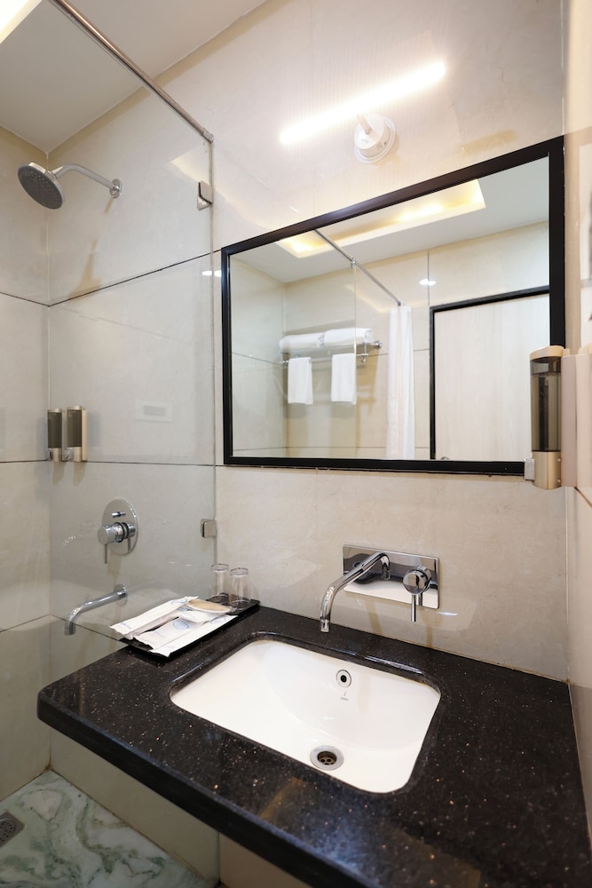 Superior Room, 1 Double Bed, Non Smoking, City View photo 3