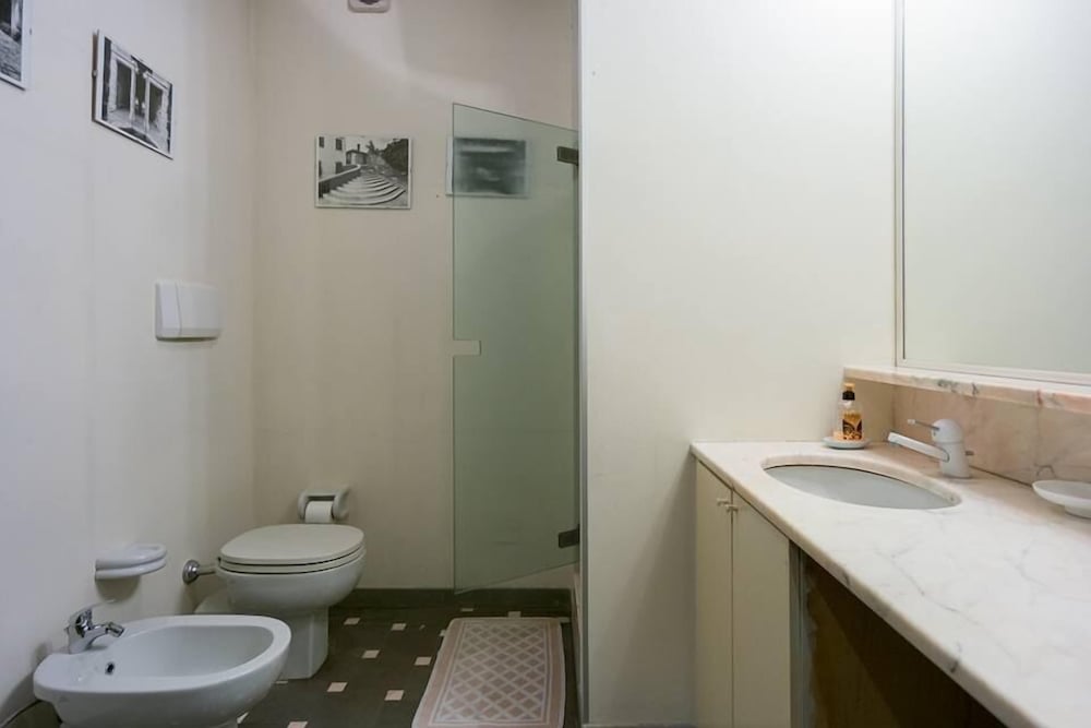 Double Or Twin Room, Shared Bathroom photo 2