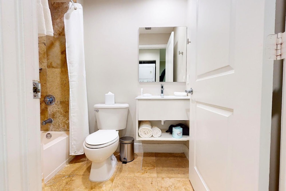 Deluxe Suite, 1 Bedroom, Kitchen - Photo 5
