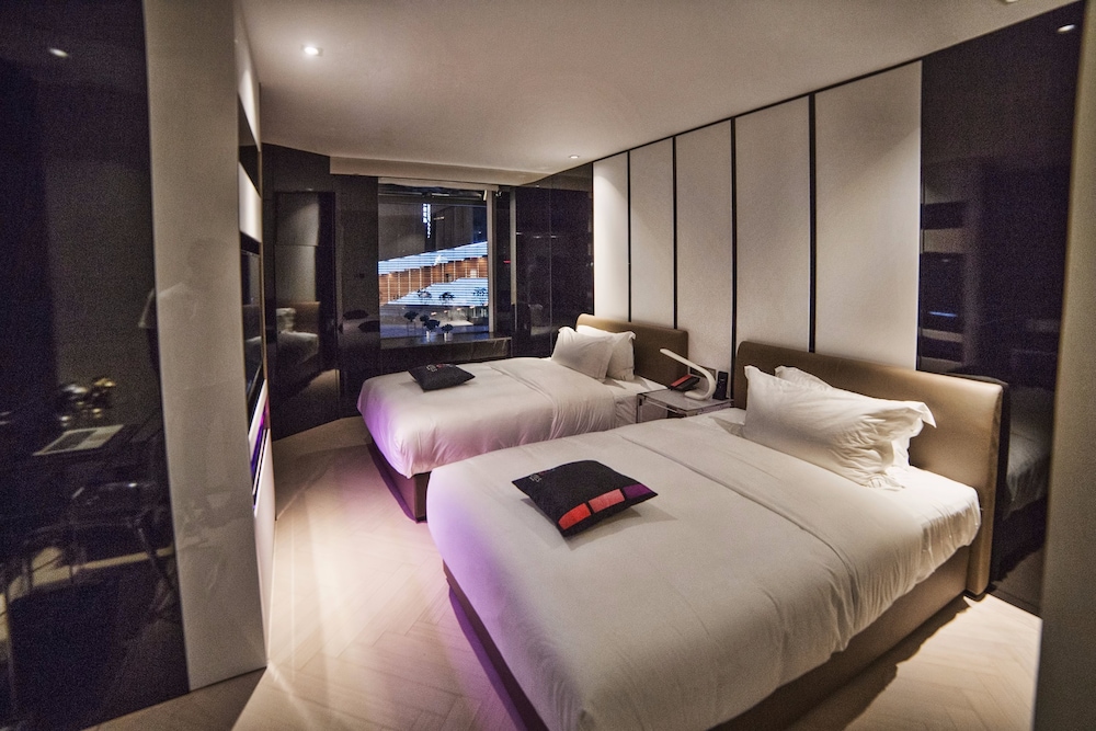 Signature Twin Room photo 1