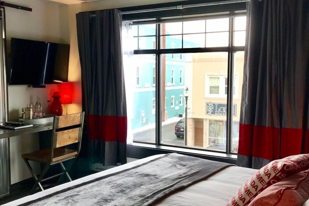 Room 8: Standard King, Street View photo 2