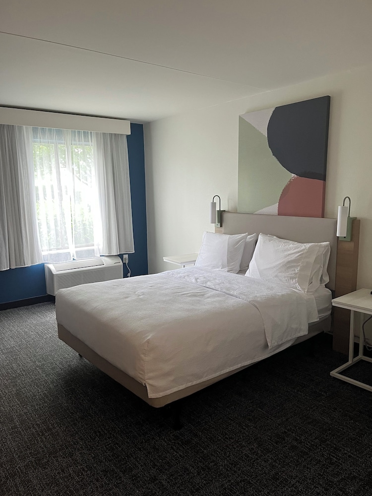 Room, 1 Queen Bed, Accessible, Bathtub (Mobility Accessible) - Photo 1