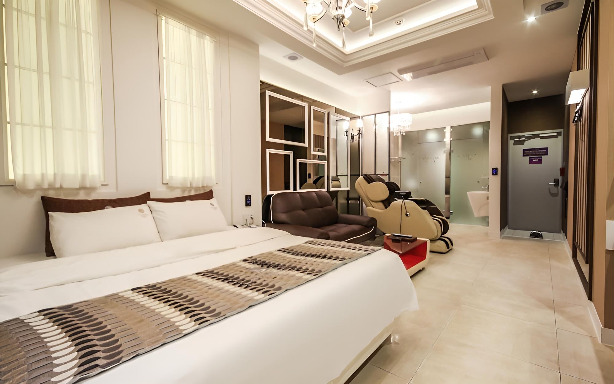 Room (Special room massage chair (whirlpool) - Photo 9