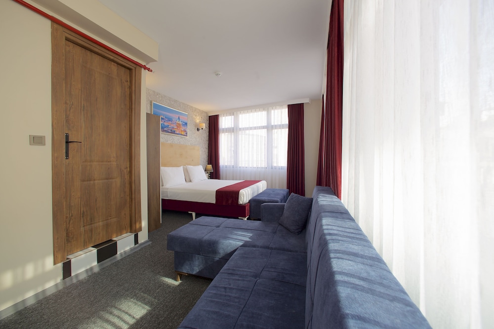 Deluxe Double Room, Corner photo 3