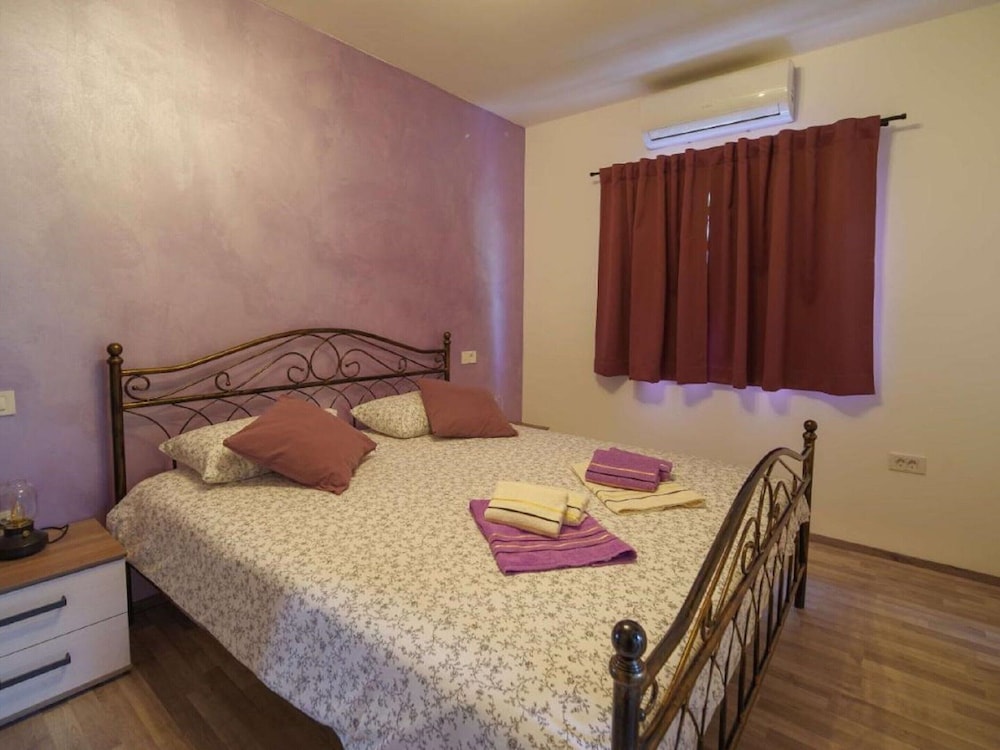 Villa photo 2