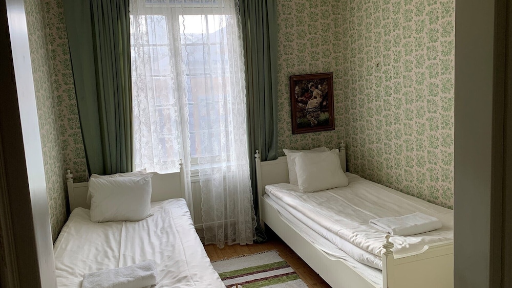 Basic Twin Room