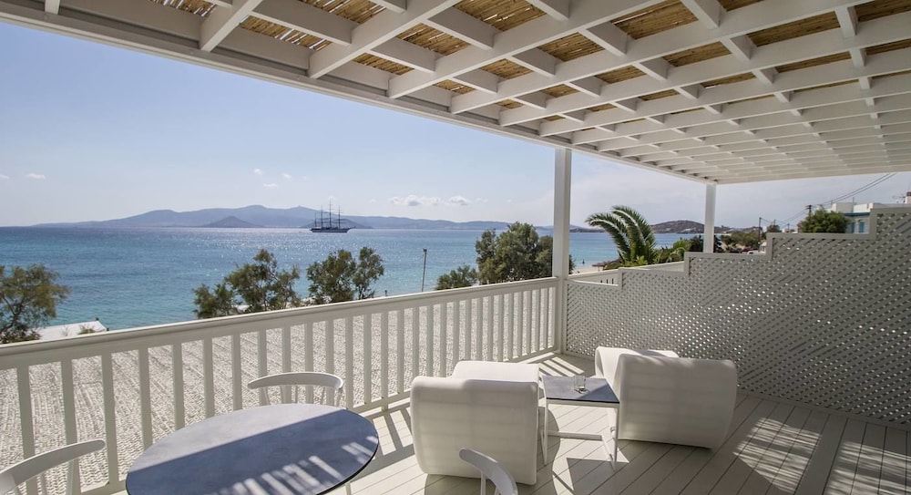 Deluxe Suite, Hot Tub, Sea View photo 3