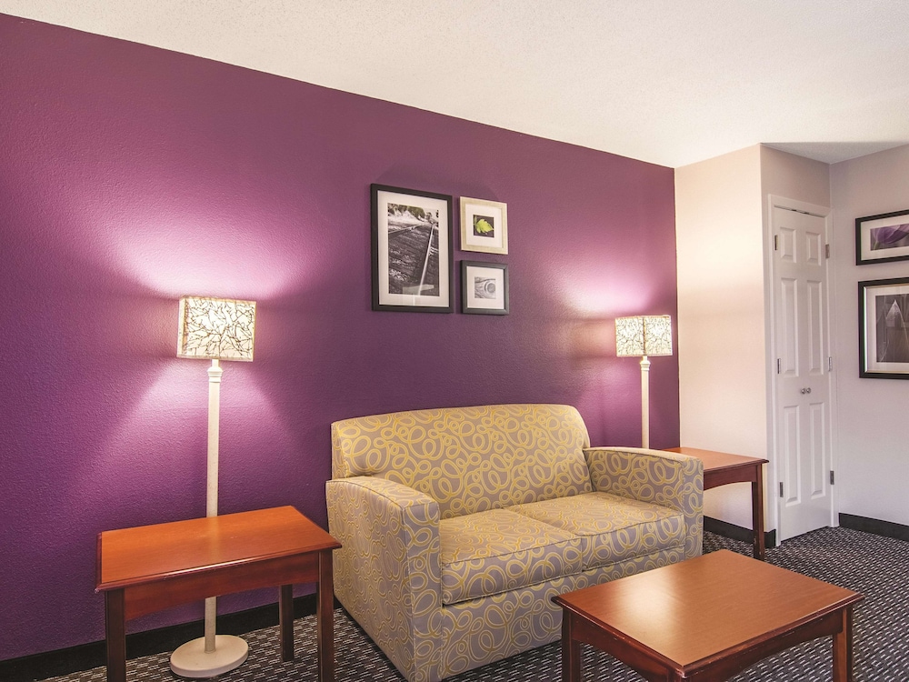 Suite, 2 Bedrooms, Non Smoking photo 2