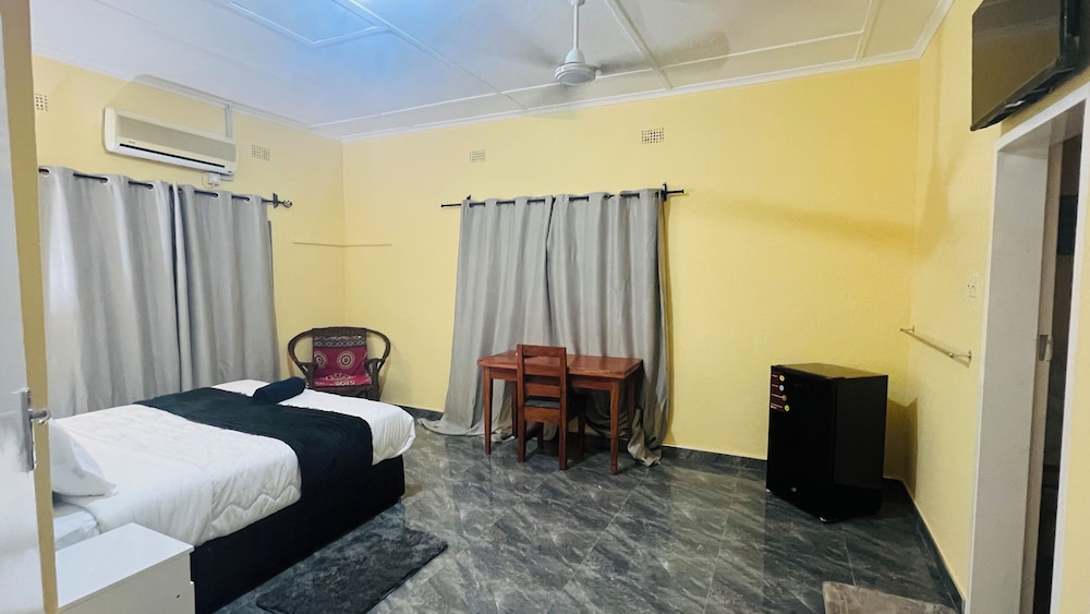 Deluxe Double Room Single Use, Garden View photo 1
