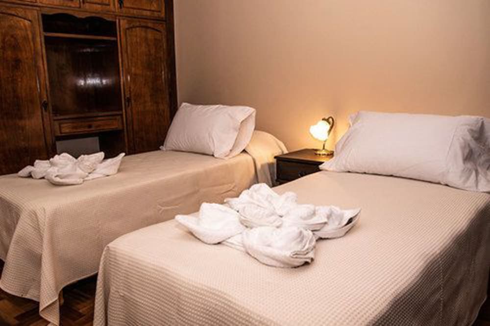 Comfort Double Room, 1 Queen Bed, Shared Bathroom photo 3