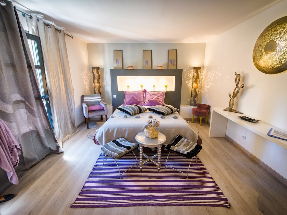 Deluxe Double Room, Private Bathroom photo 1