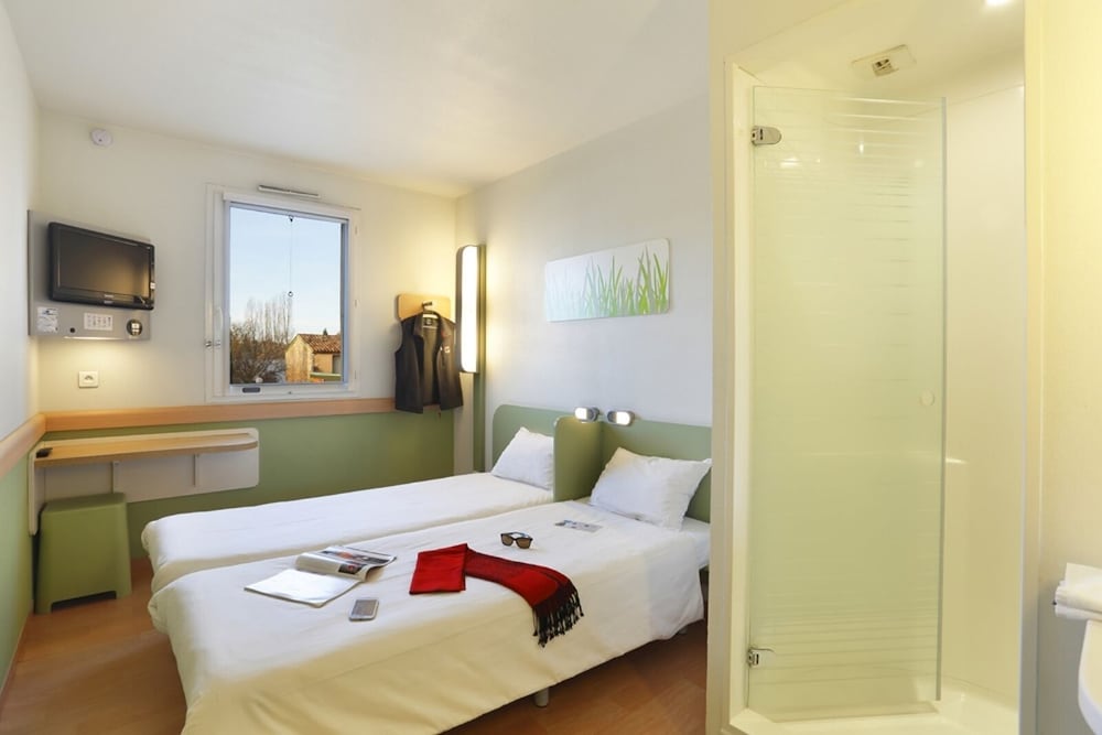 Twin Room, 2 Twin Beds photo 2