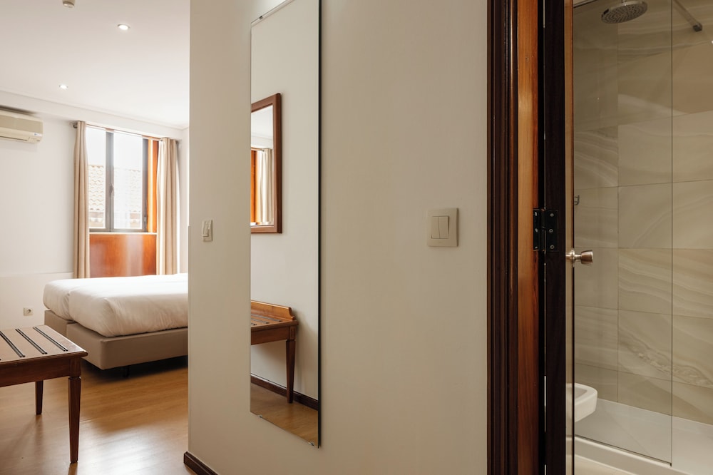 Family Quadruple Room - Photo 2