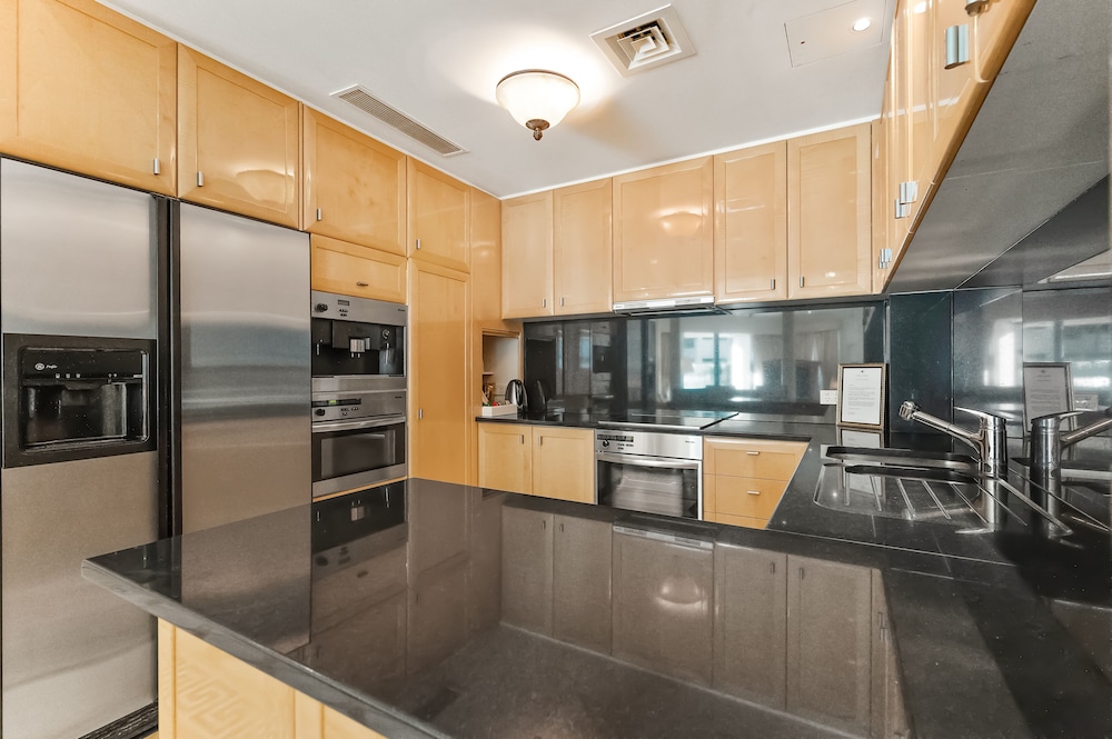 Three Bedroom Condo (Pool) - Photo 7