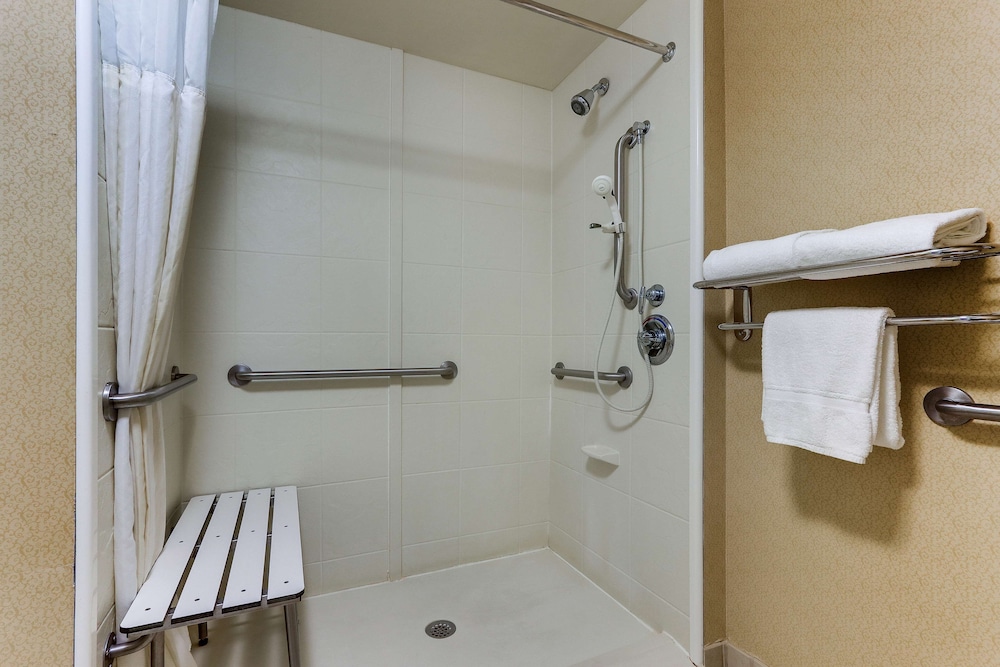 Room, Accessible - Photo 6