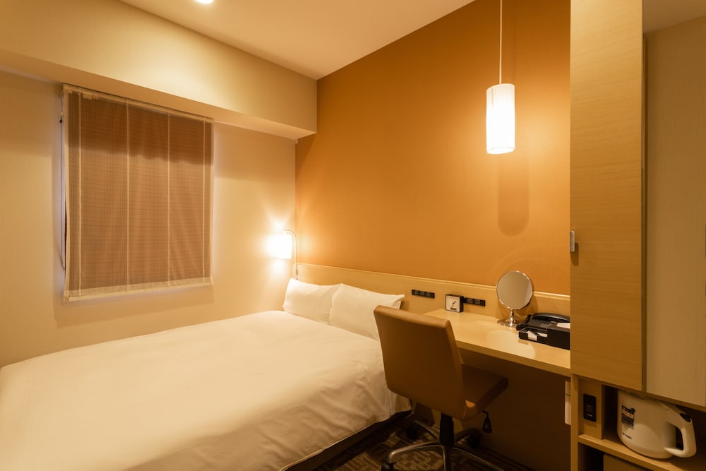 Semi Double Room, Smoking