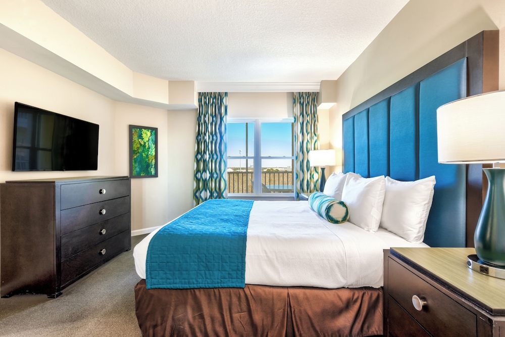 Deluxe Two Bedroom Suite, Pool View - Photo 4