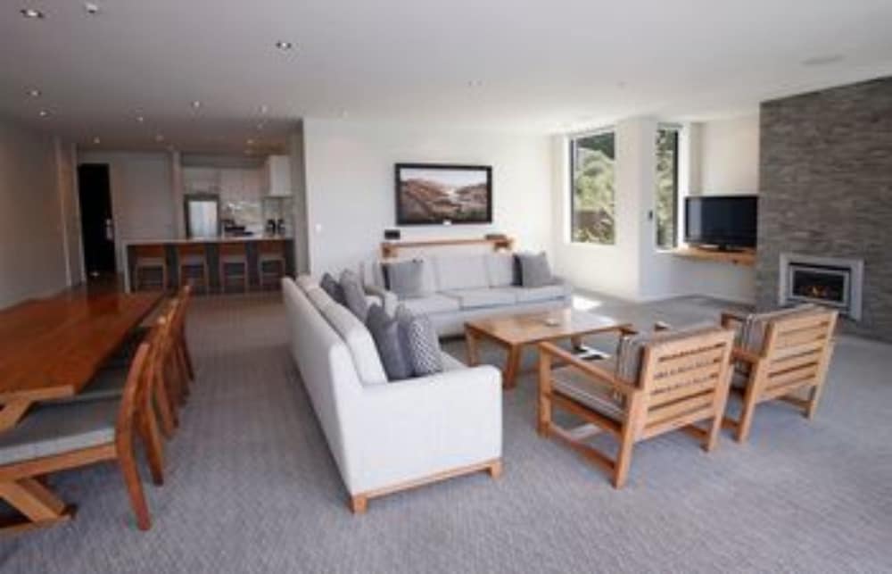 Executive Penthouse, 2 Bedrooms, Lake View