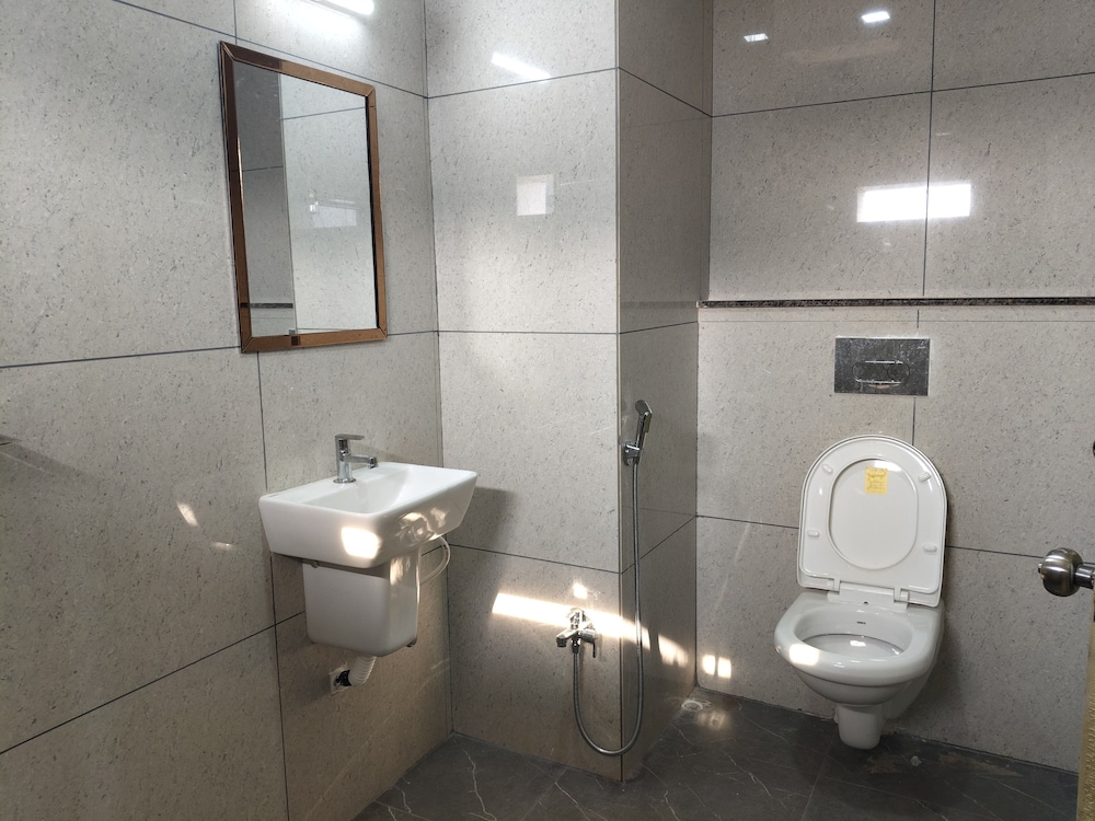 Deluxe Triple Room - Photo 9