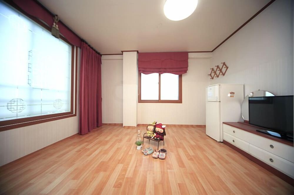 Room (Korean Ondol - 7PY) photo 1