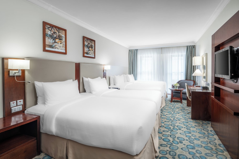 Superior Triple Room, City View - Photo 1