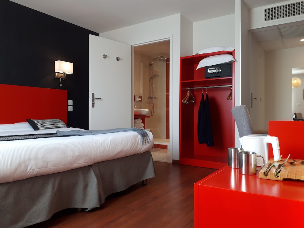 Superior Double or Twin Room, Accessible - Photo 1