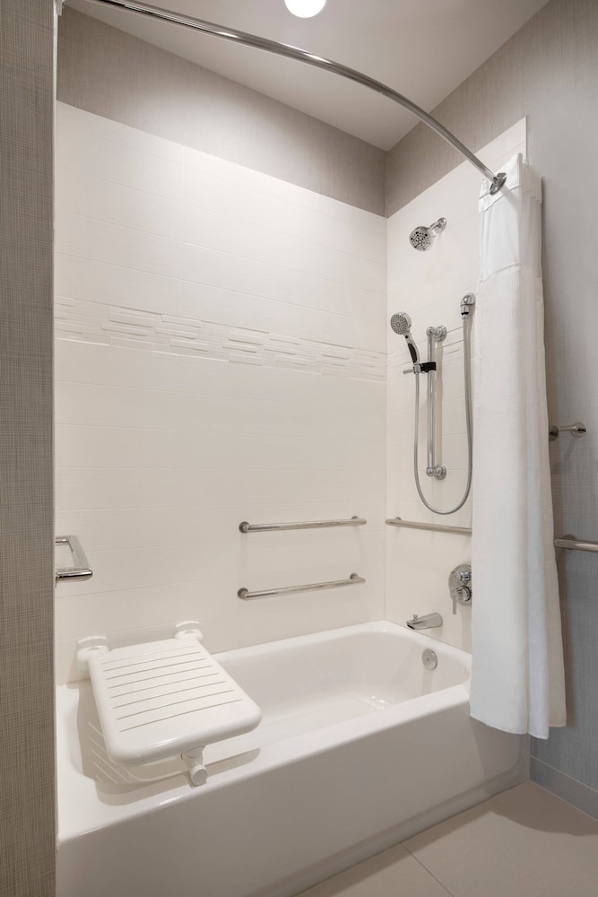 Studio Suite, 1 Bedroom - Photo 11