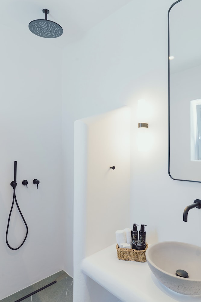 Deluxe Double Room, Jetted Tub photo 3