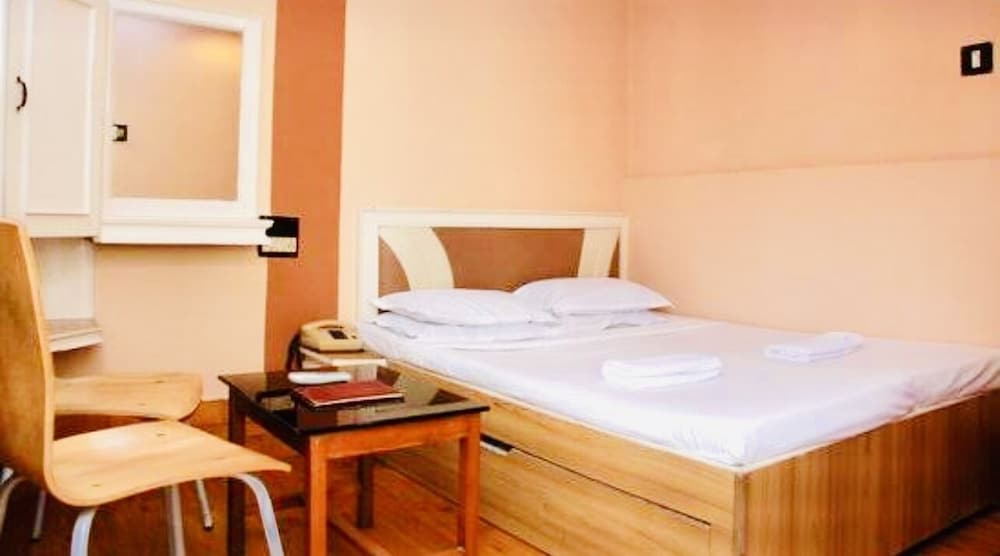 Standard Double Bedded Room - Photo 1