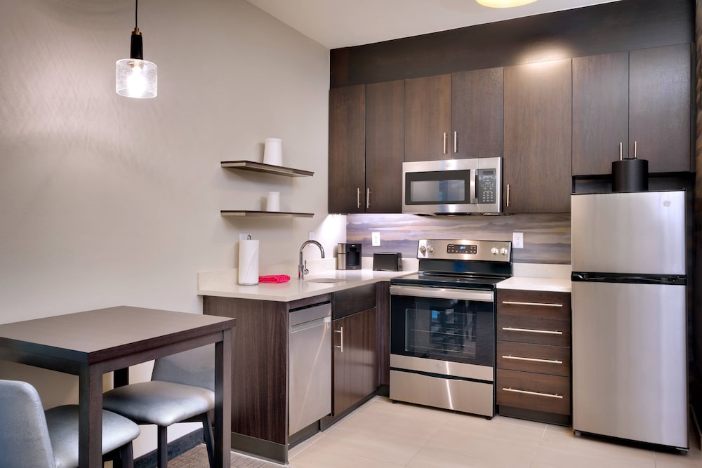 Suite, 1 Bedroom - Photo 4