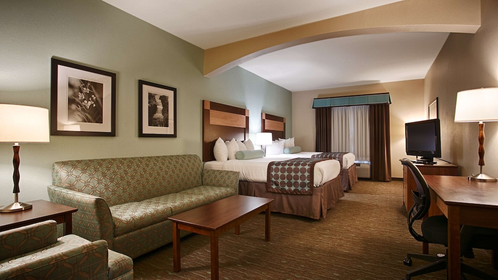 Suite, Multiple Beds, Non Smoking, Refrigerator & Microwave (with Sofabed) photo 1
