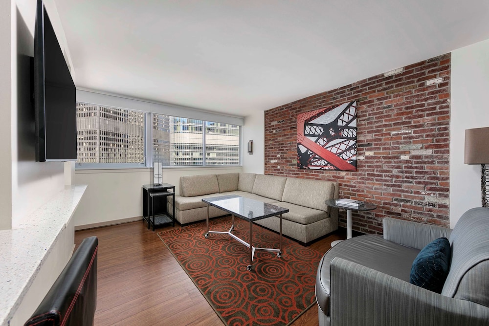 Suite, 1 Bedroom (Lasalle, King, Hearing Accesible) - Photo 5
