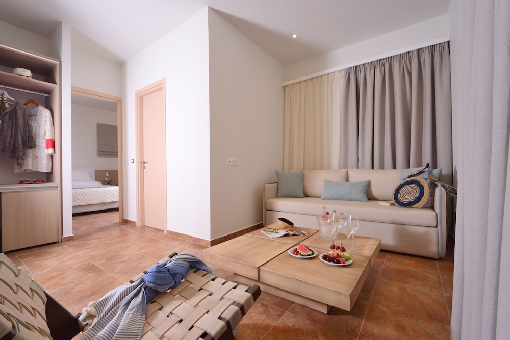 Superior Sea View Suite | 50m2 - Photo 1
