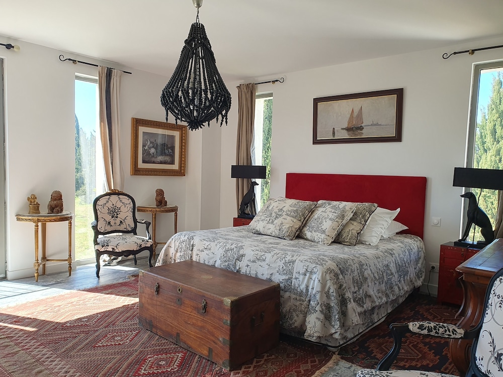 Deluxe Suite, Balcony, Park View