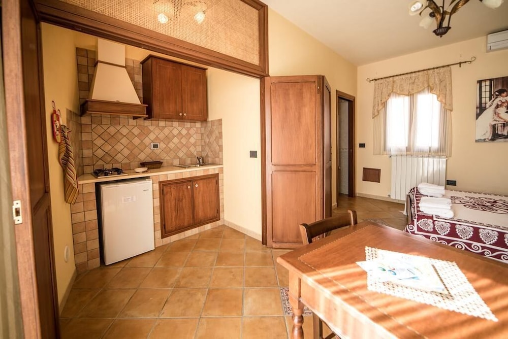 Double Or Twin Room, Kitchenette, Courtyard View photo 2