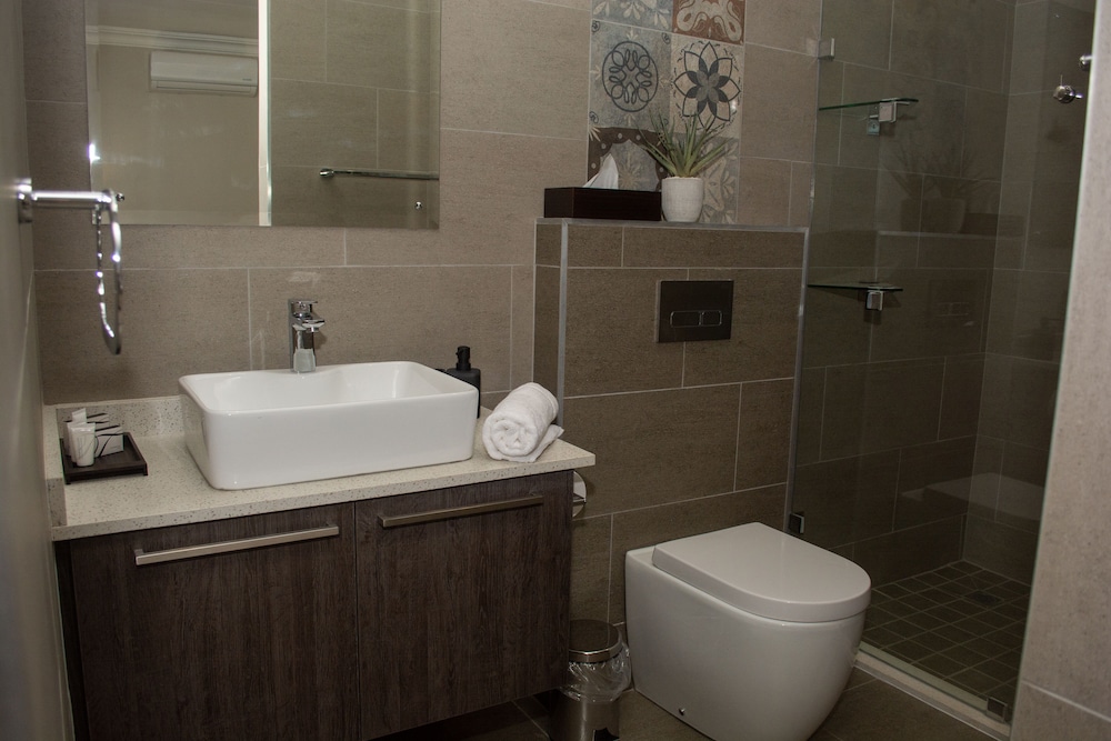 Queen Room photo 3