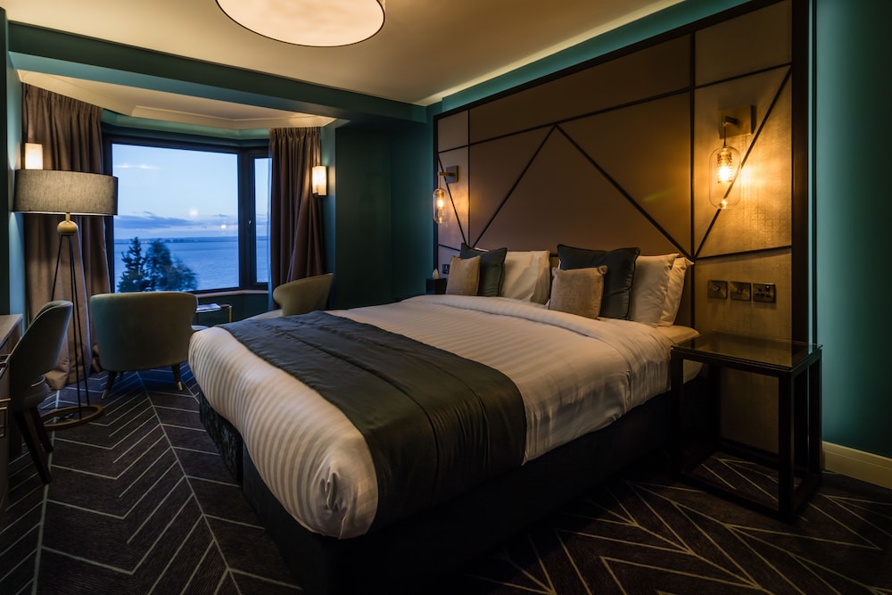 Comfort Double Room, 1 King Bed, Partial Sea View