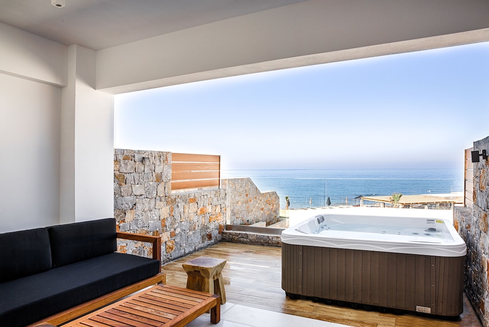 Luxury Room, Jetted Tub (Outdoor)