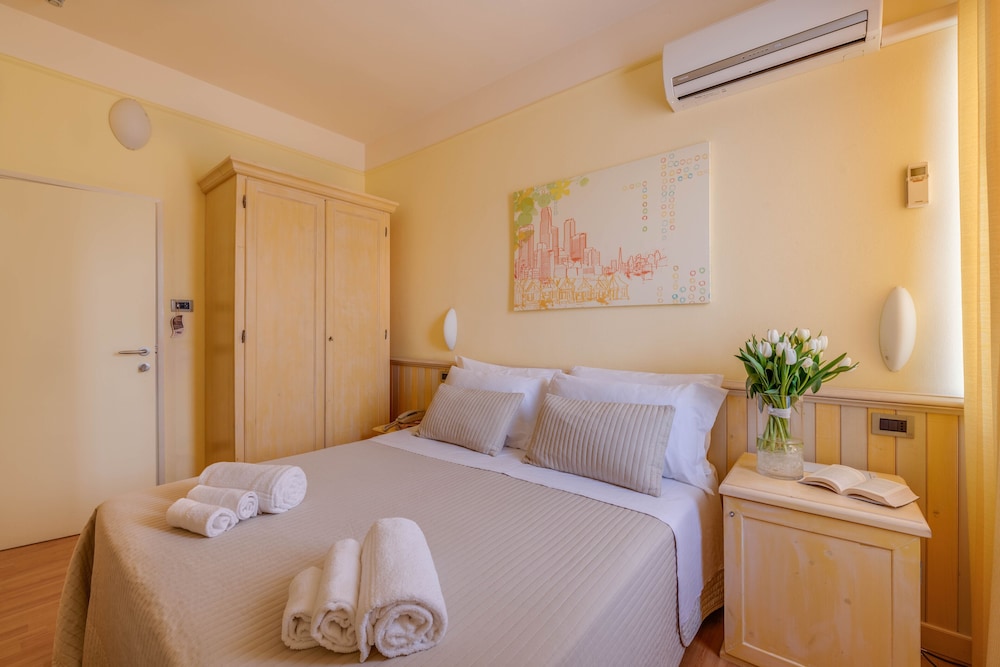 Standard Room, 1 Bedroom, Mobility Accessible, Air conditioning