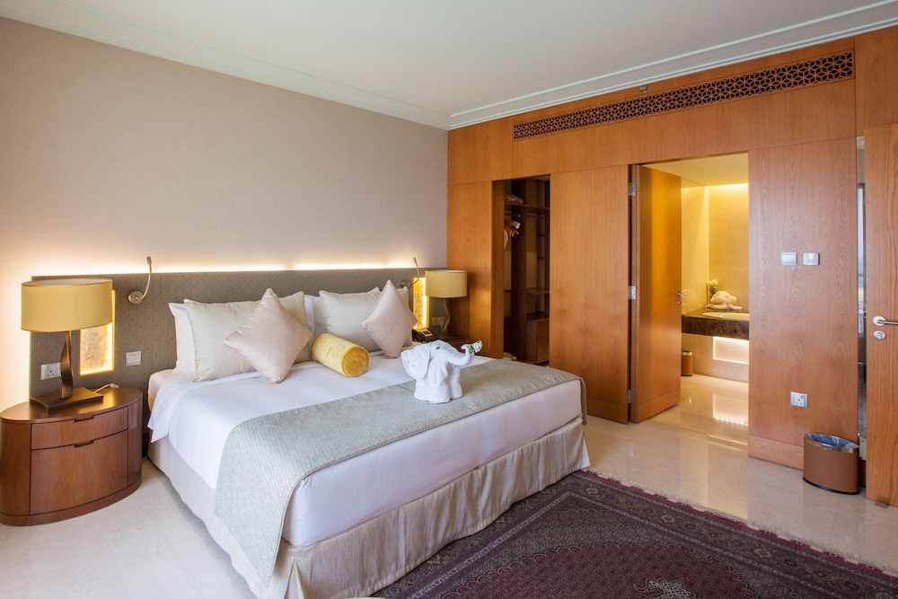 Royal Suite photo 2
