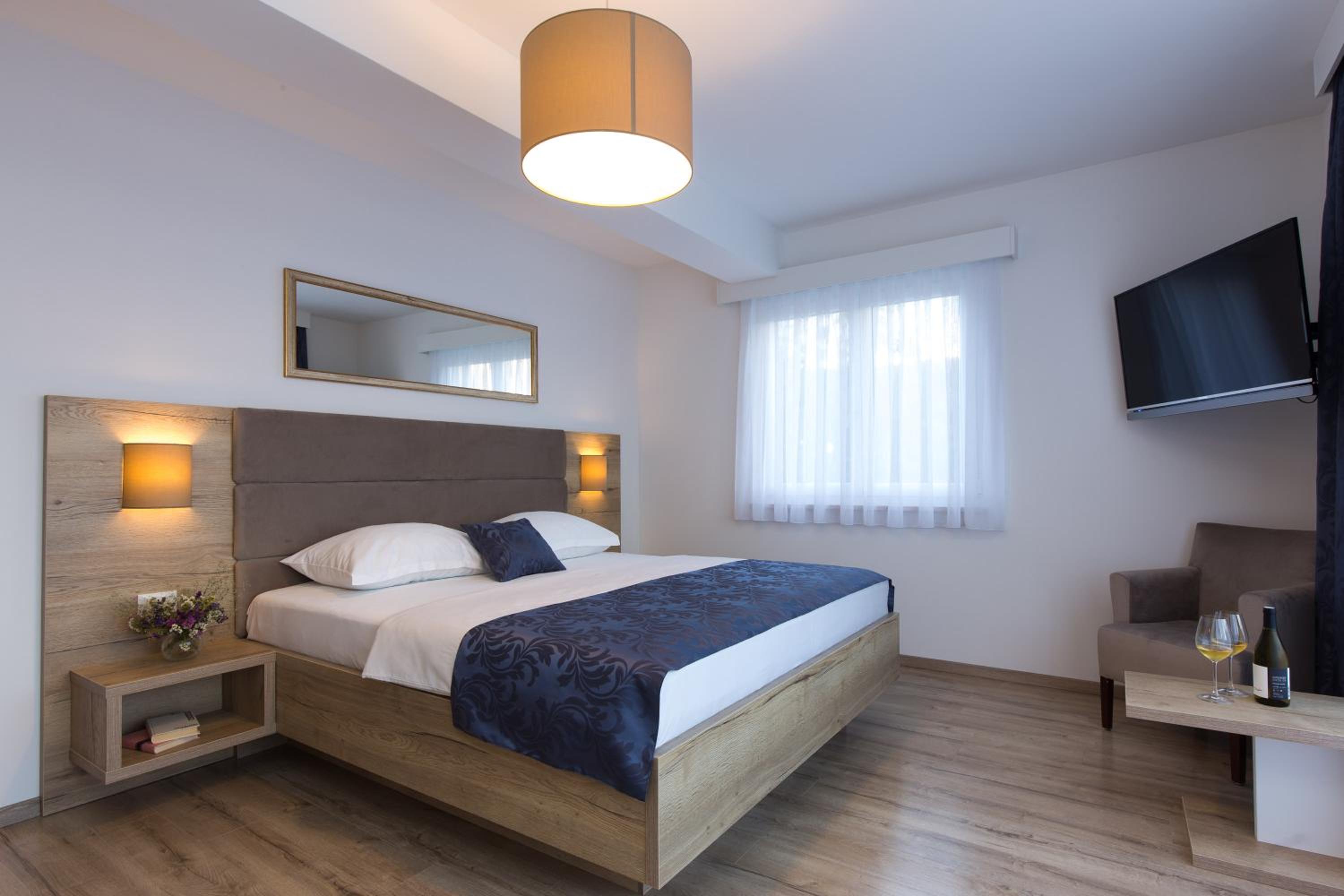 Double Room with Balcony (3 Adults)
