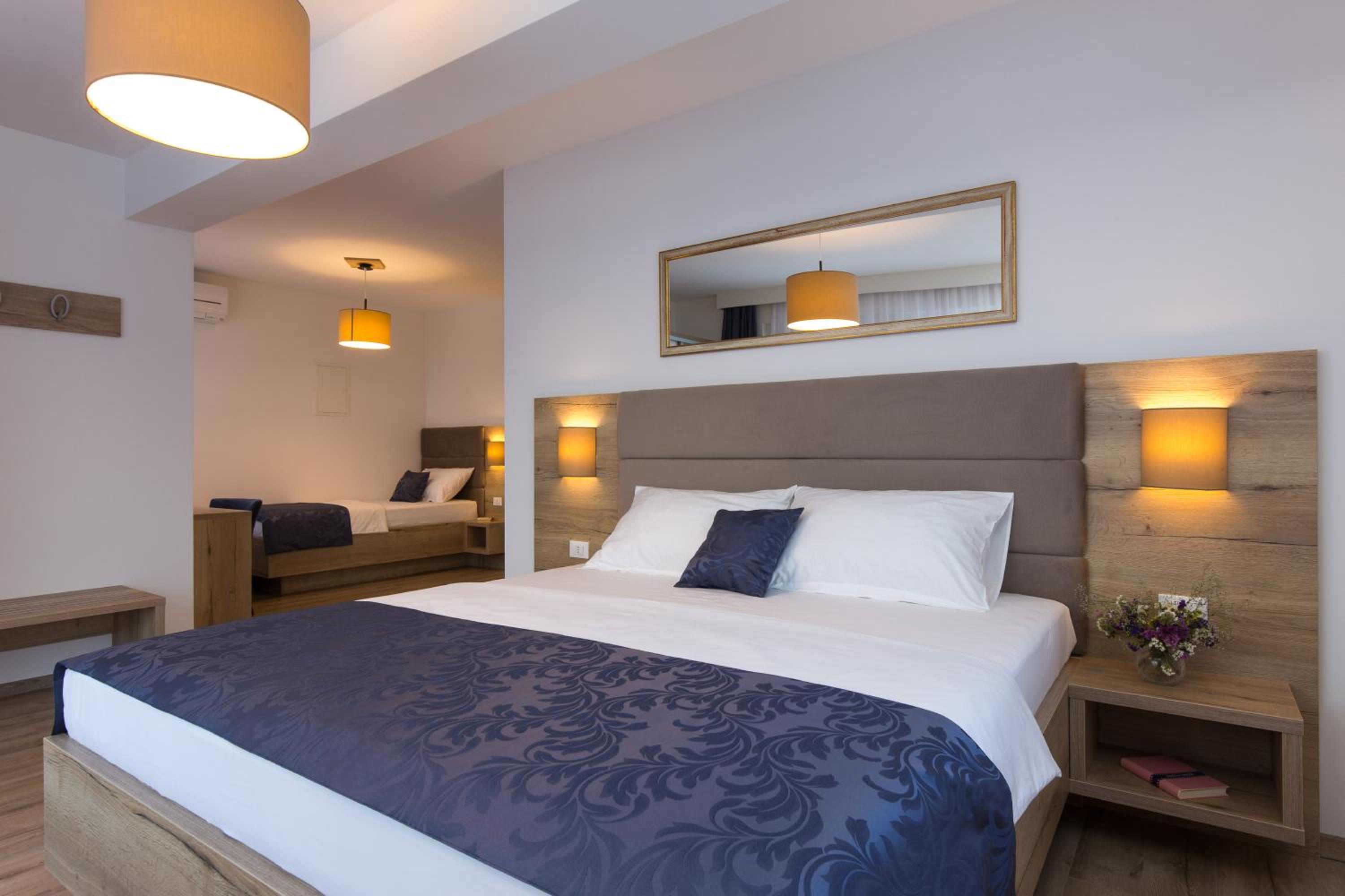 Double Room with Balcony (3 Adults) photo 3