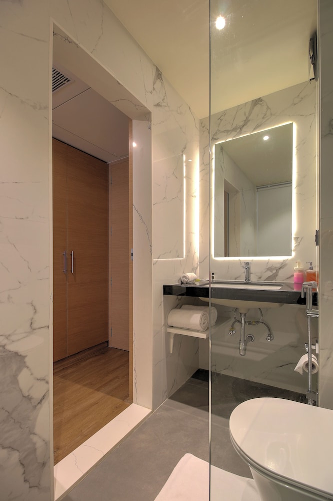 Premium Double or Twin Room photo 2