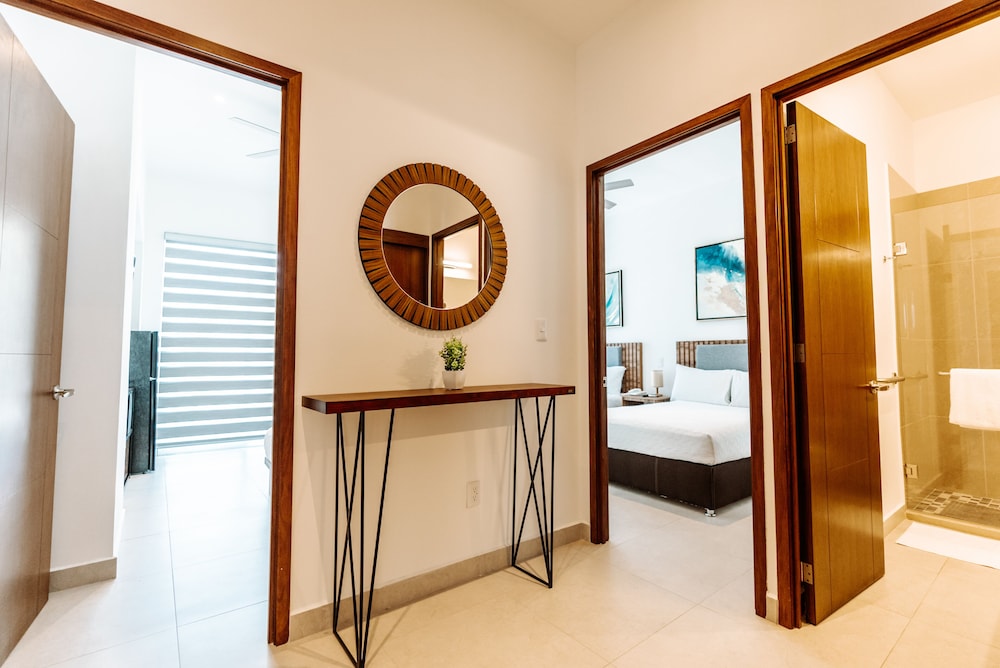 Comfort Suite, 2 Bedrooms, Refrigerator - Photo 1