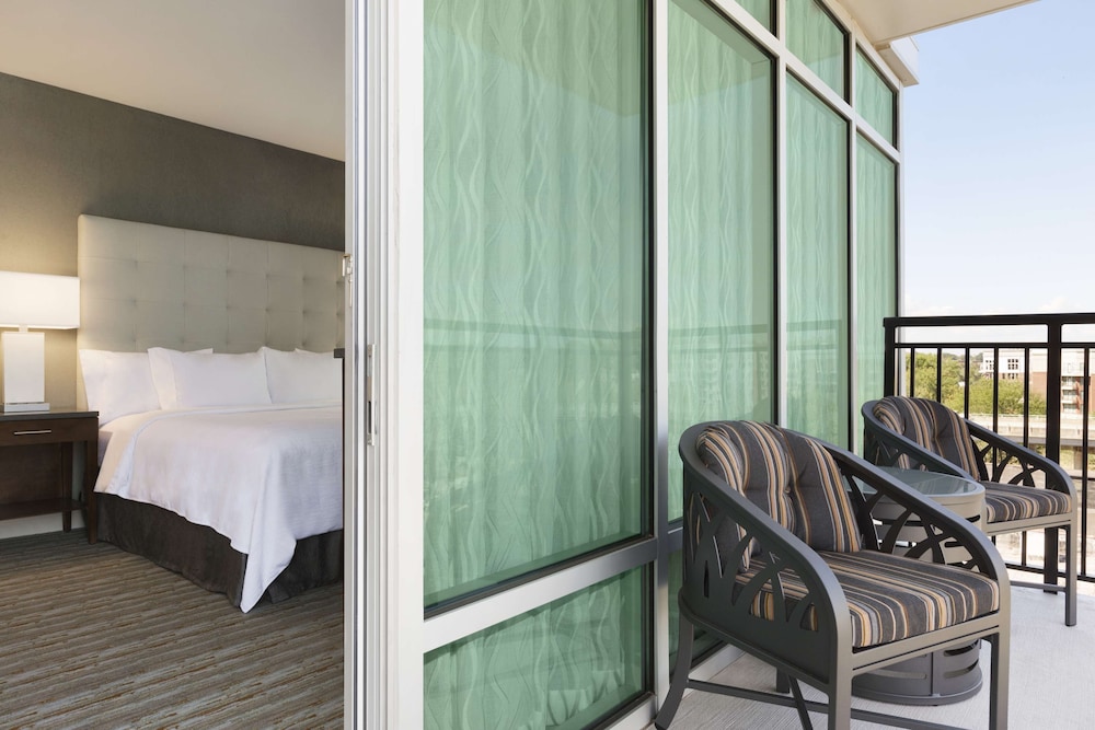 Studio Suite, 1 King Bed, Accessible, Balcony