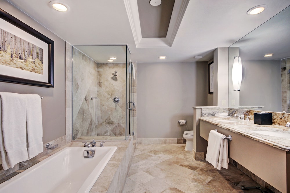 Luxury Room, 2 Queen Beds - Photo 6